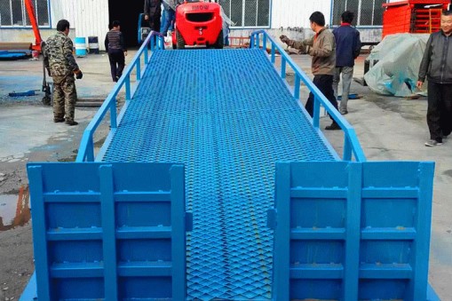 怎样解决卸货登车桥常见故障？