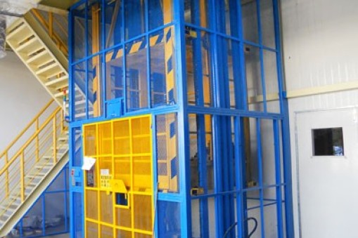 升降货梯的使用需要注意频率方面问题