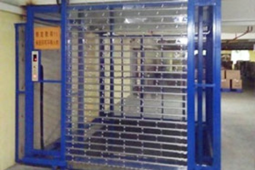 50吨重载直顶式升降机使用须知